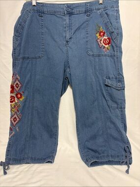 St. John's Bay Light Blue Embroidered Capri Cargo Pants